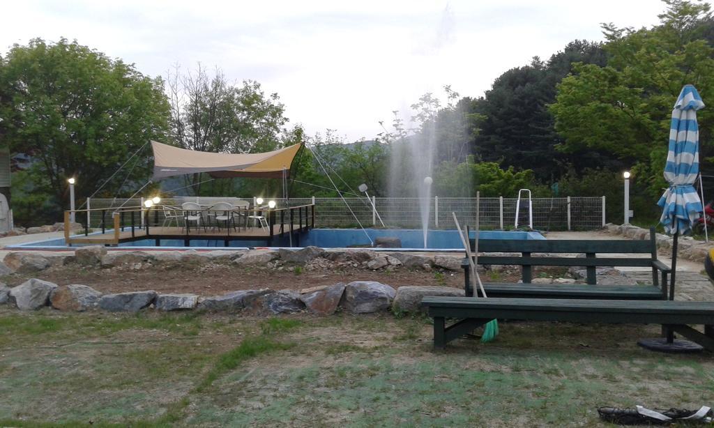 Bluesky Pension Pocheon Bagian luar foto